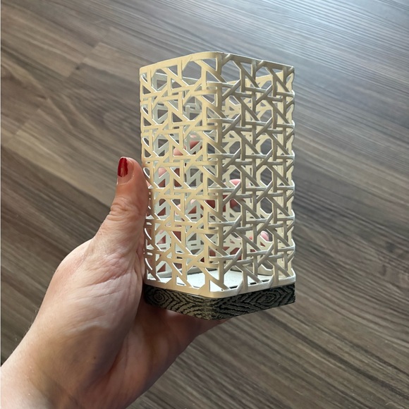 Bath & Body Works Soap Holder - Picture 2 of 3